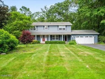 Property at 7 Sandstone Drive, Glenville, NY 12027