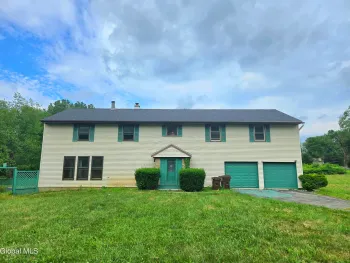 Property at 16 Theresa Lane, Voorheesville, NY 12186