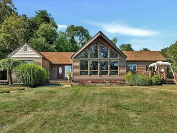 Property at 1993 River Road, New Baltimore, NY 12192