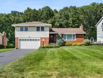 Property at 106 Marie Parkway, Colonie, NY 12211