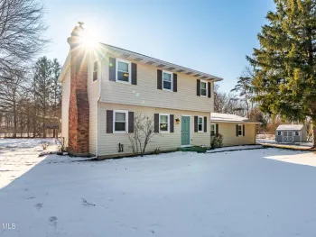 Property at 40 Balmoral Court, Kinderhook, NY 12184