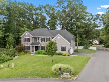 Property at 76 Tamarack Lane, Colonie, NY 12309