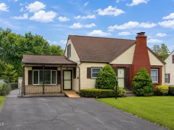 Property at 31 Saint George Place, Colonie, NY 12304