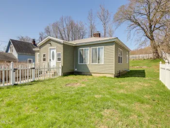 Property at 165 County Hwy 123, Mayfield, NY 12117
