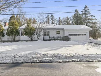 Property at 31 Magee Drive, Bethlehem, NY 12077