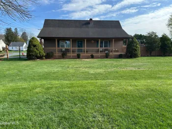 Property at 1825 Greenpoint Avenue, Rotterdam, NY 12303