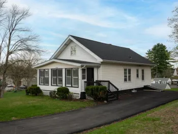 Property at 19 Elmwood Court, North Greenbush, NY 12198