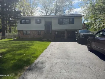 Property at 7 Ponderosa Drive, Voorheesville, NY 12186
