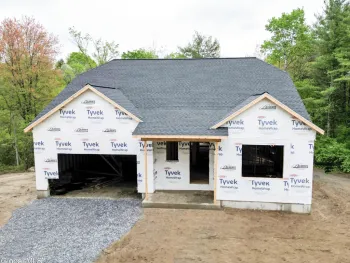 Property at 1 Bexley Lane, Halfmoon, NY 12065