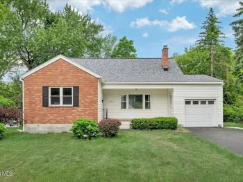 Property at 2027 Fairlawn Parkway, Niskayuna, NY 12309