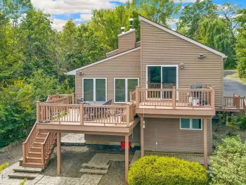 Property at 10 Classic Court, Athens, NY 12015
