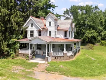 Property at 29 Mullens Road, Bethlehem, NY 12159