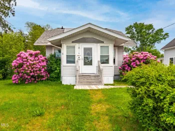 Property at 6 Campbell Avenue, Castleton-on-Hudson, NY 12033