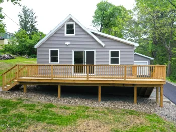 Property at 20 Franklin Avenue, North Greenbush, NY 12198