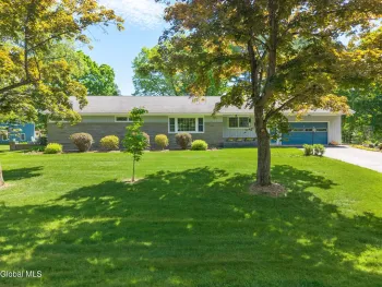 Property at 6 W Hite Court, Guilderland, NY 12303