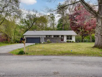 Property at 129 Okara Drive, Guilderland, NY 12303