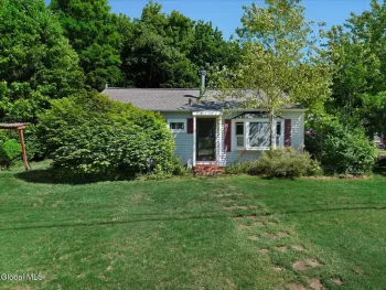 Property at 3 Jones Drive, Colonie, NY 12309