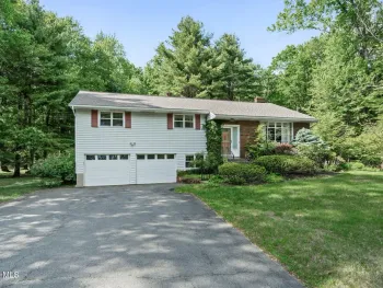 Property at 723 Grooms Road, Clifton Park, NY 12148