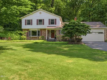 Property at 29 Stony Brook Drive, Rexford, NY 12148