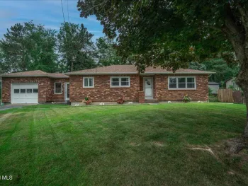 Property at 5 Hewitt Street, Schaghticoke, NY 12118