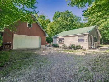 Property at 303 N Shore Rd Peck Road, Gloversville, NY 12078
