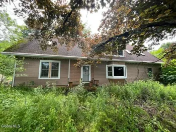 Property at 12 Brackwyck Drive, North Greenbush, NY 12144