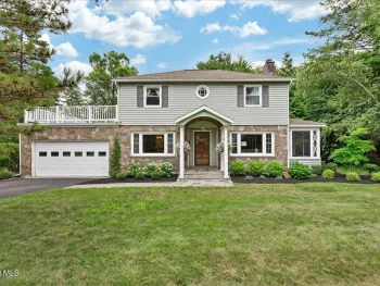 Property at 28 Loudon Parkway, Colonie, NY 12211