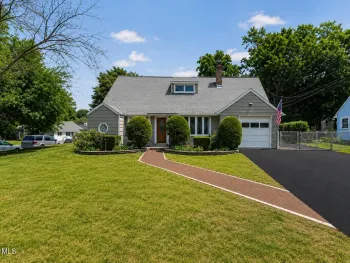 Property at 5 Knob Hill Road, Colonie, NY 12211