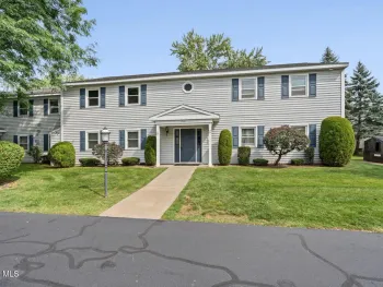 Property at 125 Cedarview Lane, Colonie, NY 12189