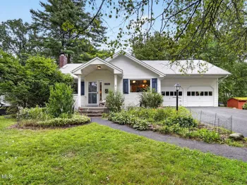 Property at 1528 Regent Street, Niskayuna, NY 12309