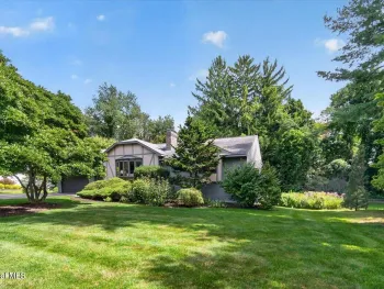 Property at 11 Laurel Drive, Colonie, NY 12211