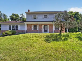 Property at 7 Huntington Parkway, Clifton Park, NY 12019