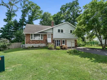 Property at 1009 Valentine Drive, Schenectady, NY 12303