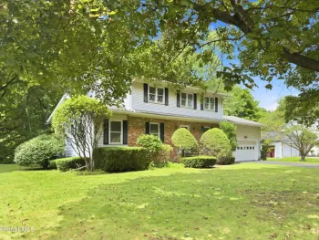 Property at 4 Laurel Drive, Colonie, NY 12211