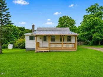 Property at 23 Oberlook Avenue, North Greenbush, NY 12198