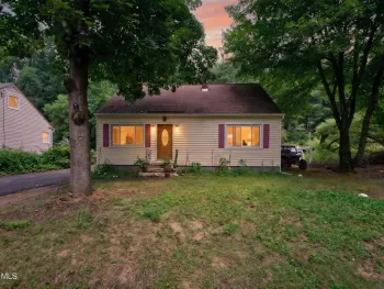 Property at 3 Hillview Terrace, Guilderland, NY 12084