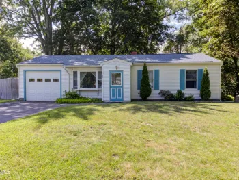 Property at 28 Amelia Drive, Schenectady, NY 12309