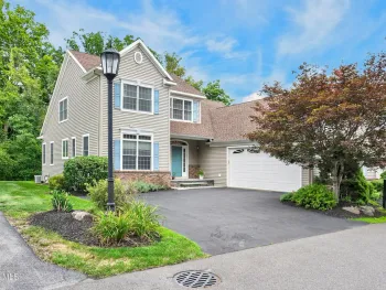 Property at 7 Tennyson Cmn, Bethlehem, NY 12159