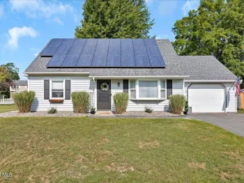 Property at 3 Michelle Lane, Colonie, NY 12309