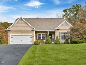 Property at 1 Mallard Place, Halfmoon, NY 12118