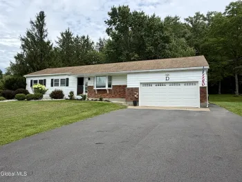 Property at 110 Country Ridge Court, Amsterdam, NY 12010