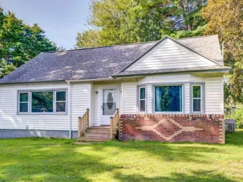 Property at 4254 New York 30, Perth, NY 12010