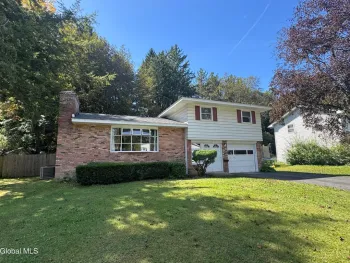 Property at 7 Woodside Court, North Greenbush, NY 12198