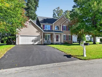 Property at 2 Hampshire Place, Clifton Park, NY 12065