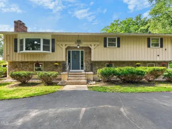 Property at 16 Golf Road, Schenectady, NY 12304