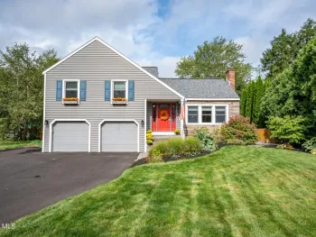 Property at 945 Mohegan Road, Niskayuna, NY 12309