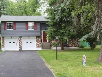 Property at 3 Tanners Lane, Rensselaer, NY 12144