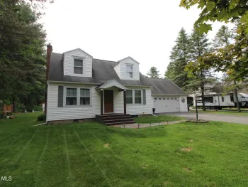 Property at 197 Conqua Lane, Rotterdam, NY 12306