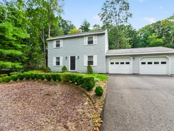 Property at 29 Barkwood Lane, Clifton Park, NY 12065