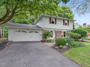 Property at 5 Haddington Lane, Bethlehem, NY 12054